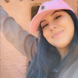 Meet your Posher, Jasmine